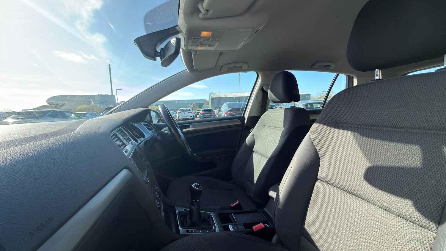 Used Volkswagen Golf 2017 for sale - 77928469: Photo 8