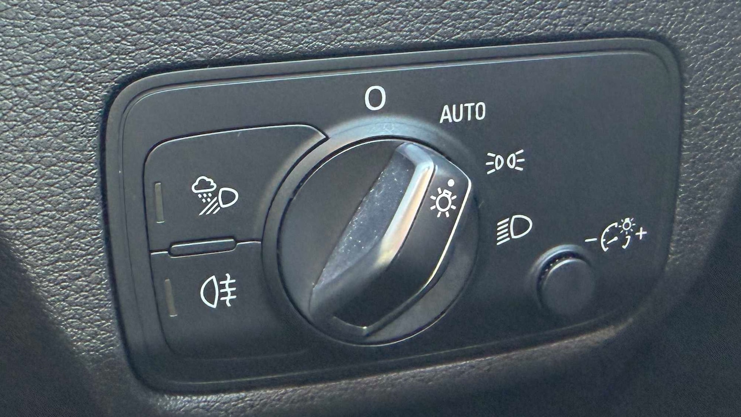 Used Audi Q2 2017 for sale - 77960647: Photo 14