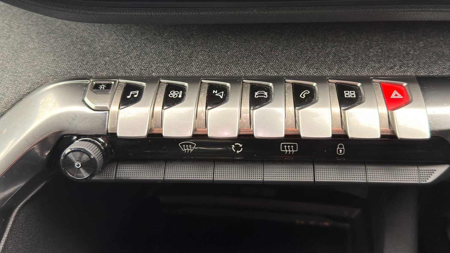 Used Peugeot 3008 2017 for sale - 77856498: Photo 11