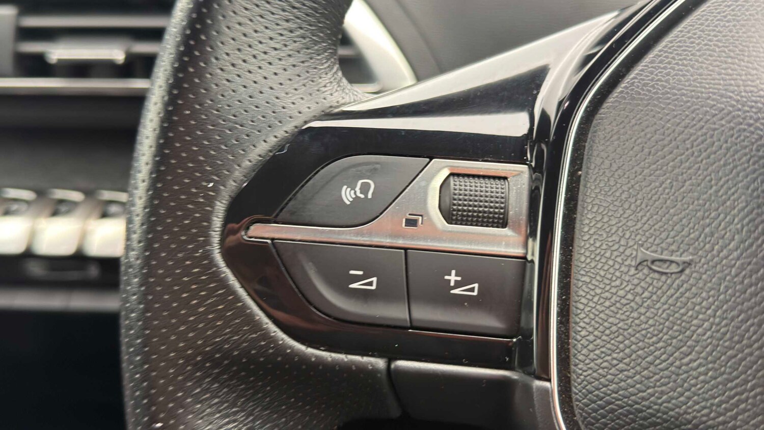 Used Peugeot 3008 2017 for sale - 77856498: Photo 12