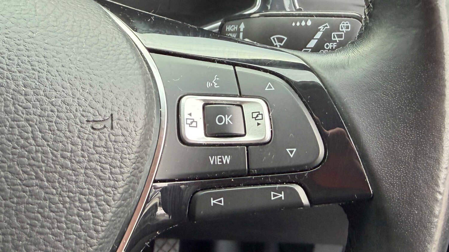 Used Volkswagen T-Roc 2021 for sale - 77858851: Photo 11