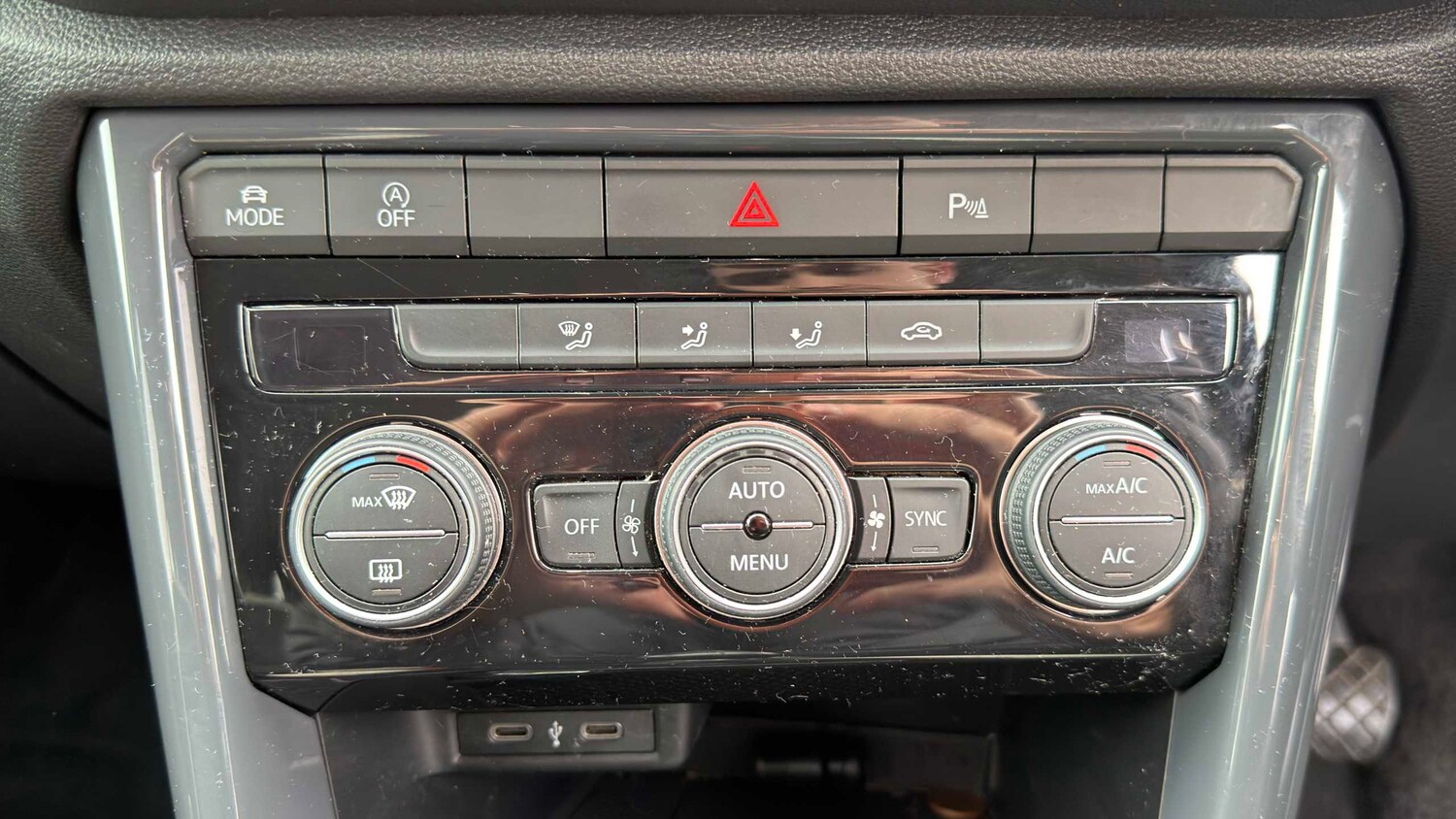 Used Volkswagen T-Roc 2021 for sale - 77858851: Photo 13