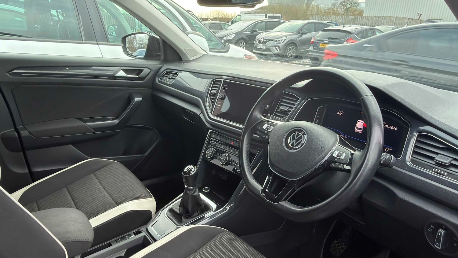 Used Volkswagen T-Roc 2021 for sale - 77858851: Photo 3