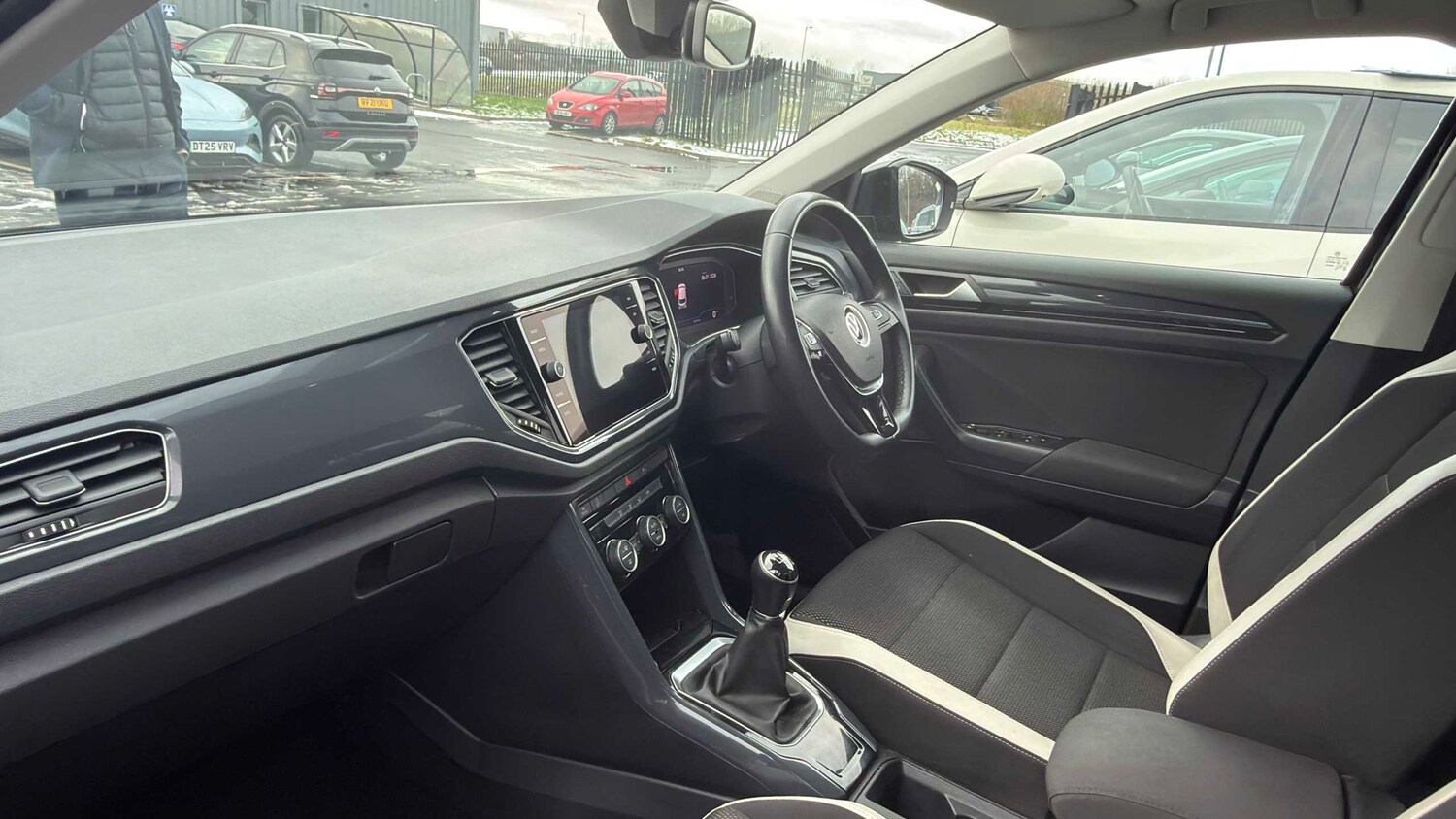 Used Volkswagen T-Roc 2021 for sale - 77858851: Photo 8