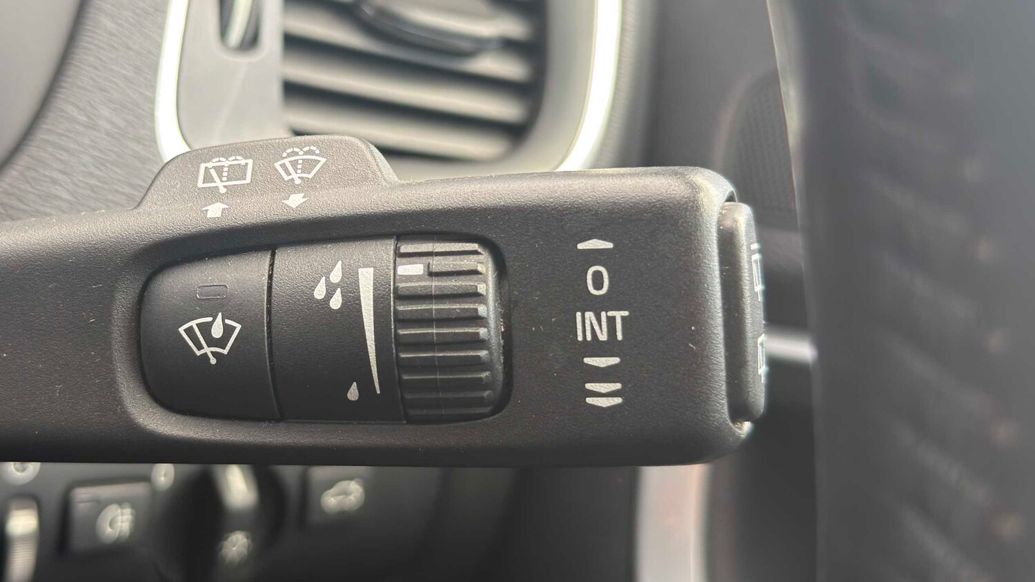 Used Volvo V40 2014 for sale - 78118917: Photo 14