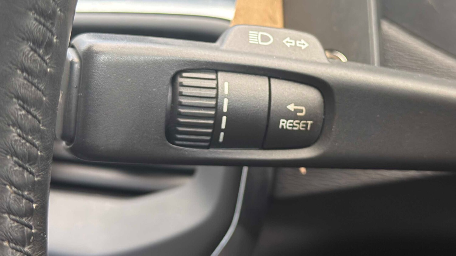 Used Volvo V40 2014 for sale - 78118917: Photo 15