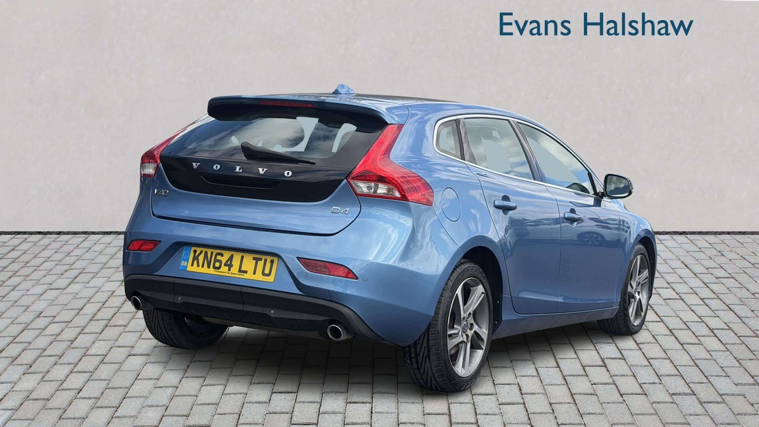 Used Volvo V40 2014 for sale - 78118917: Photo 2