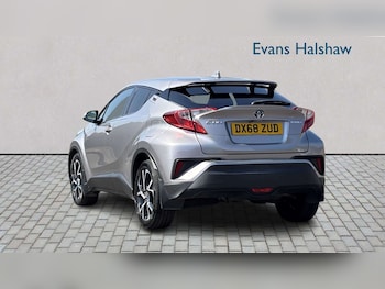 Used Toyota C-HR 2018 for sale - 79183644: Photo