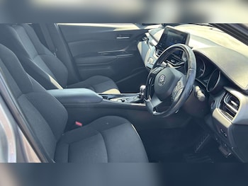 Used Toyota C-HR 2018 for sale - 79183644: Photo
