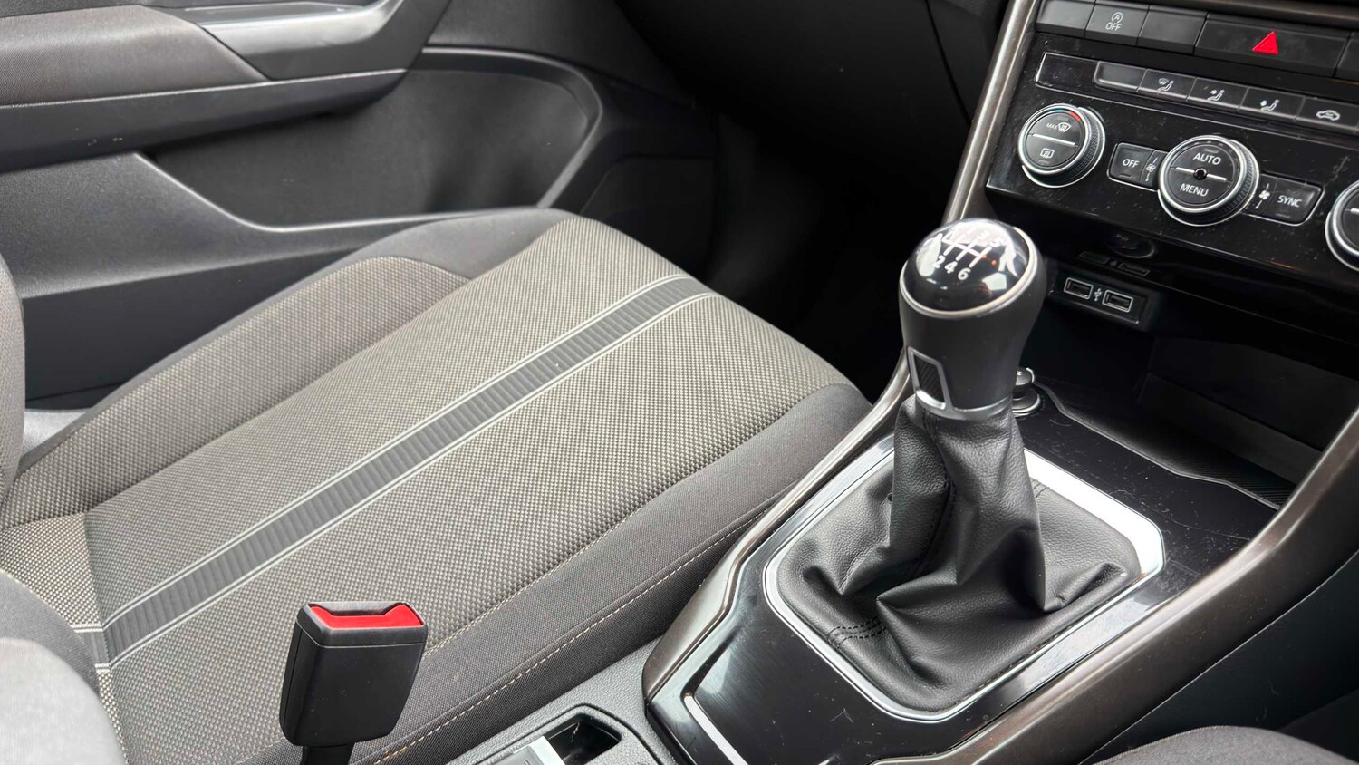 Used Volkswagen T-Roc 2019 for sale - 77857879: Photo 12