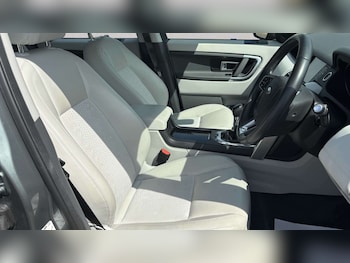 Used Land Rover Discovery Sport 2016 for sale - 79611038: Photo