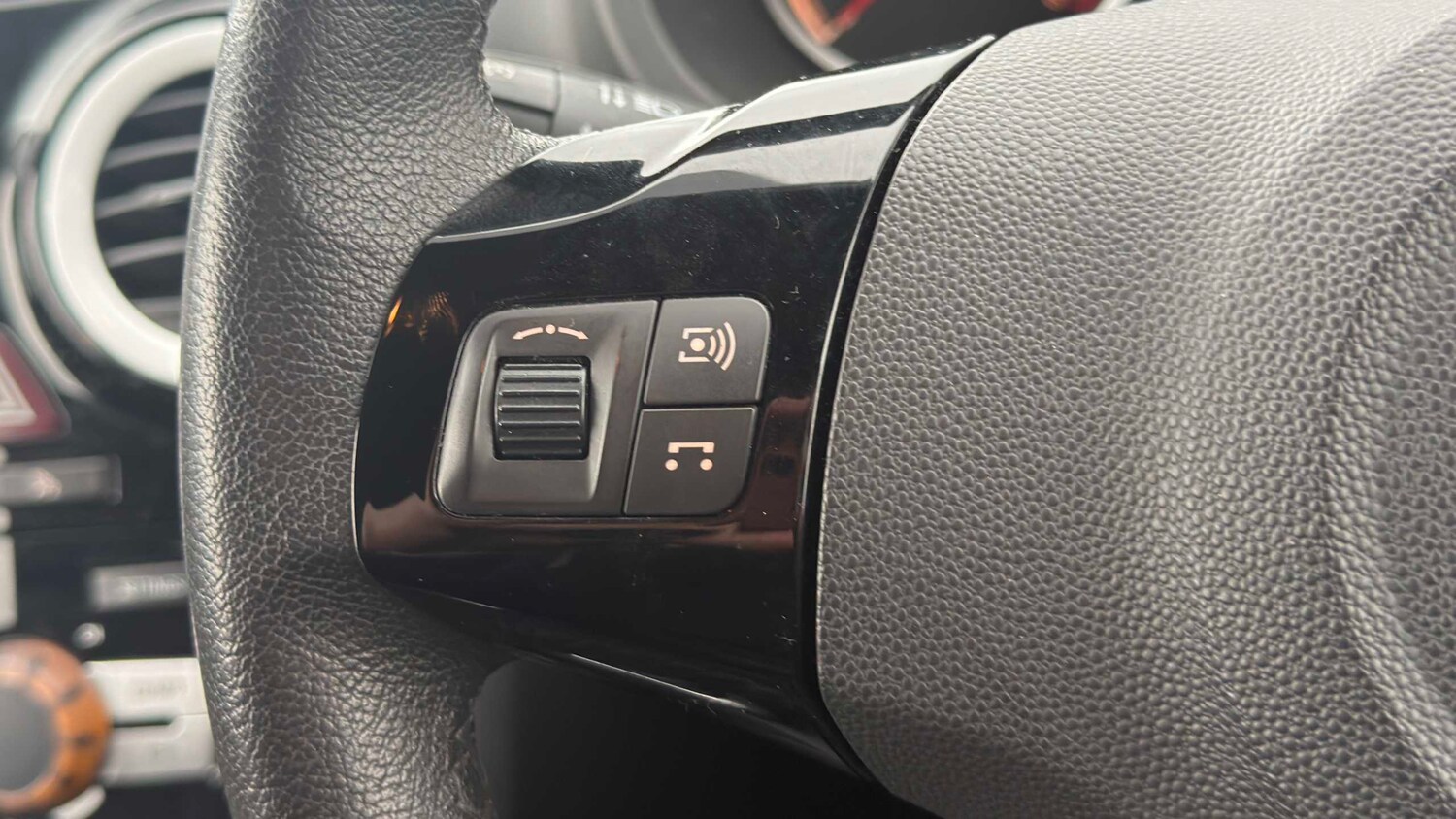 Used Vauxhall Corsa 2012 for sale - 77913921: Photo 11