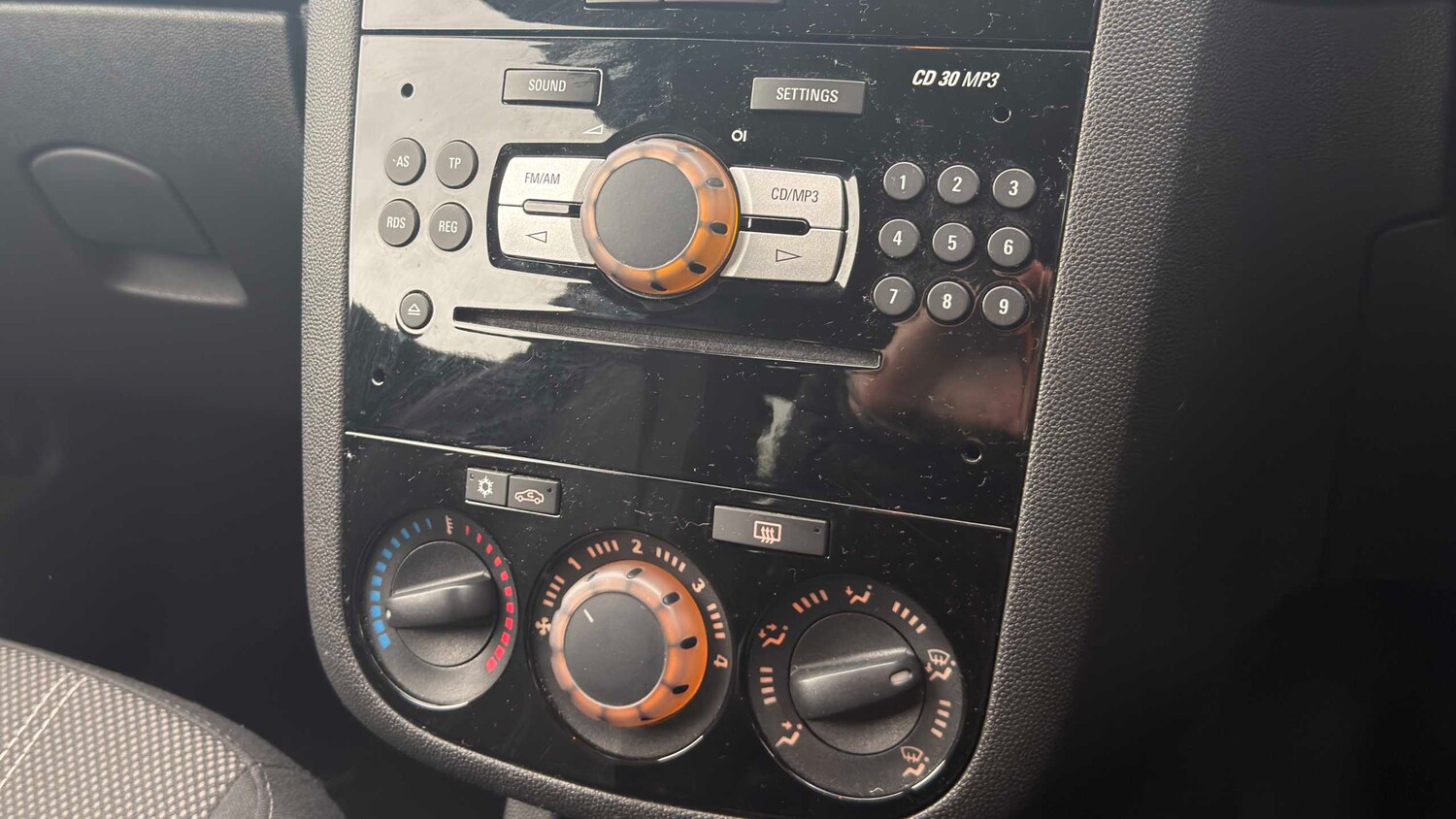 Used Vauxhall Corsa 2012 for sale - 77913921: Photo 15