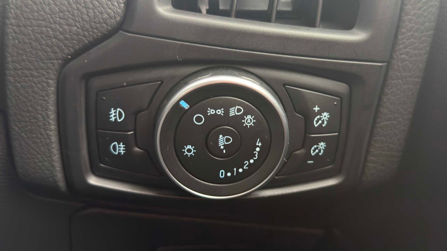 Used Ford Focus 2017 for sale - 77860276: Photo 20