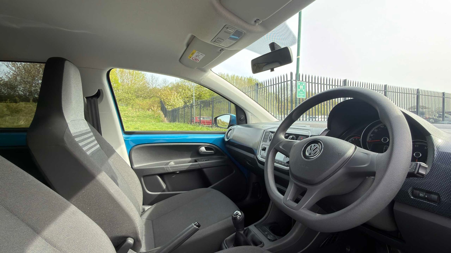 Used Volkswagen up! 2019 for sale - 78209118: Photo 3