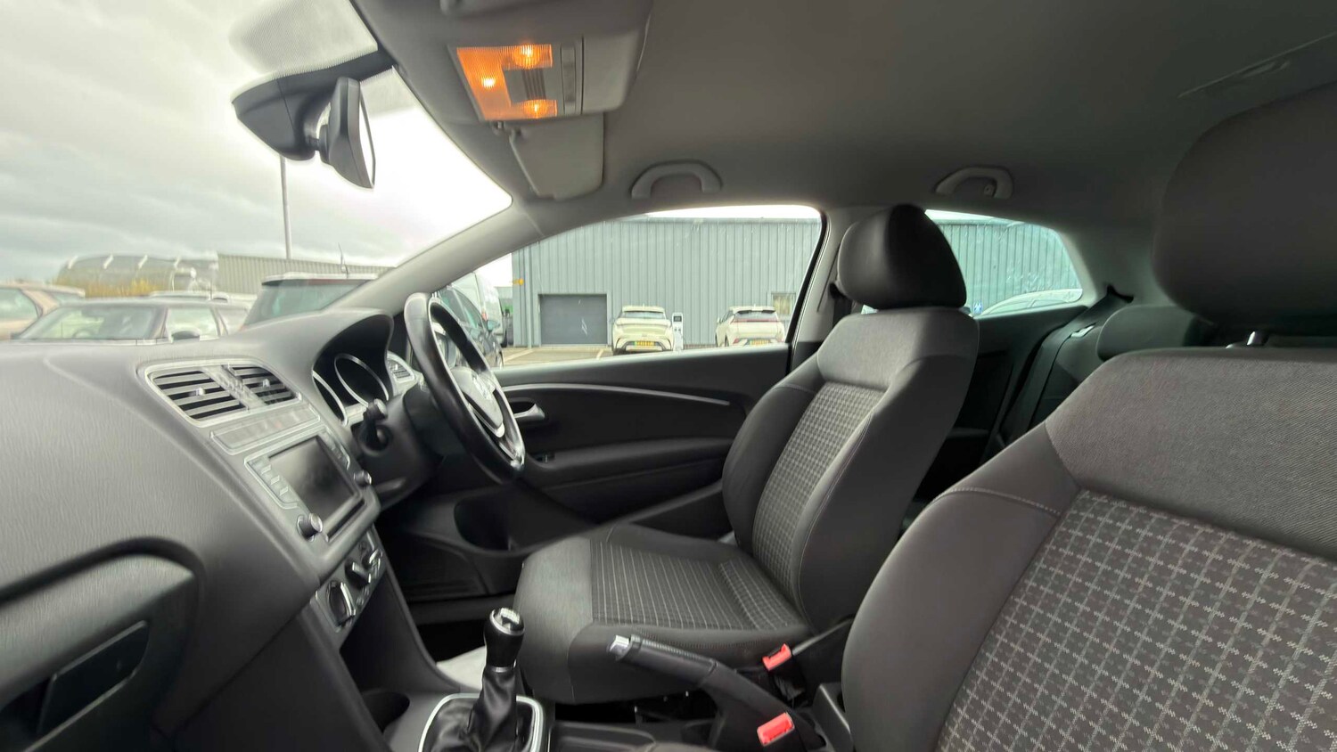 Used Volkswagen Polo 2017 for sale - 77913775: Photo 7