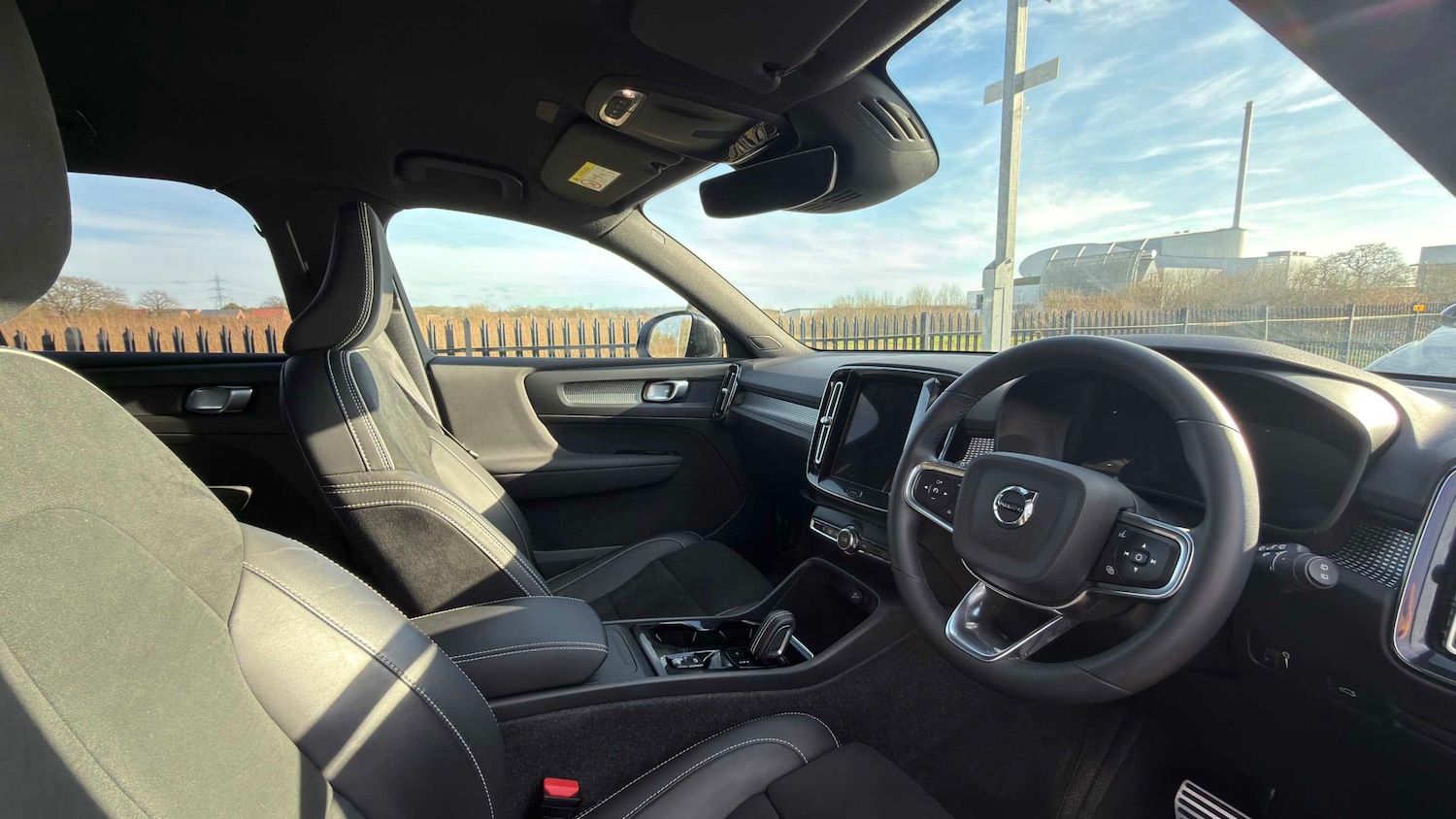 Used Volvo XC40 2022 for sale - 77996240: Photo 3