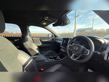 Used Volvo XC40 2022 for sale - 77996240: Photo