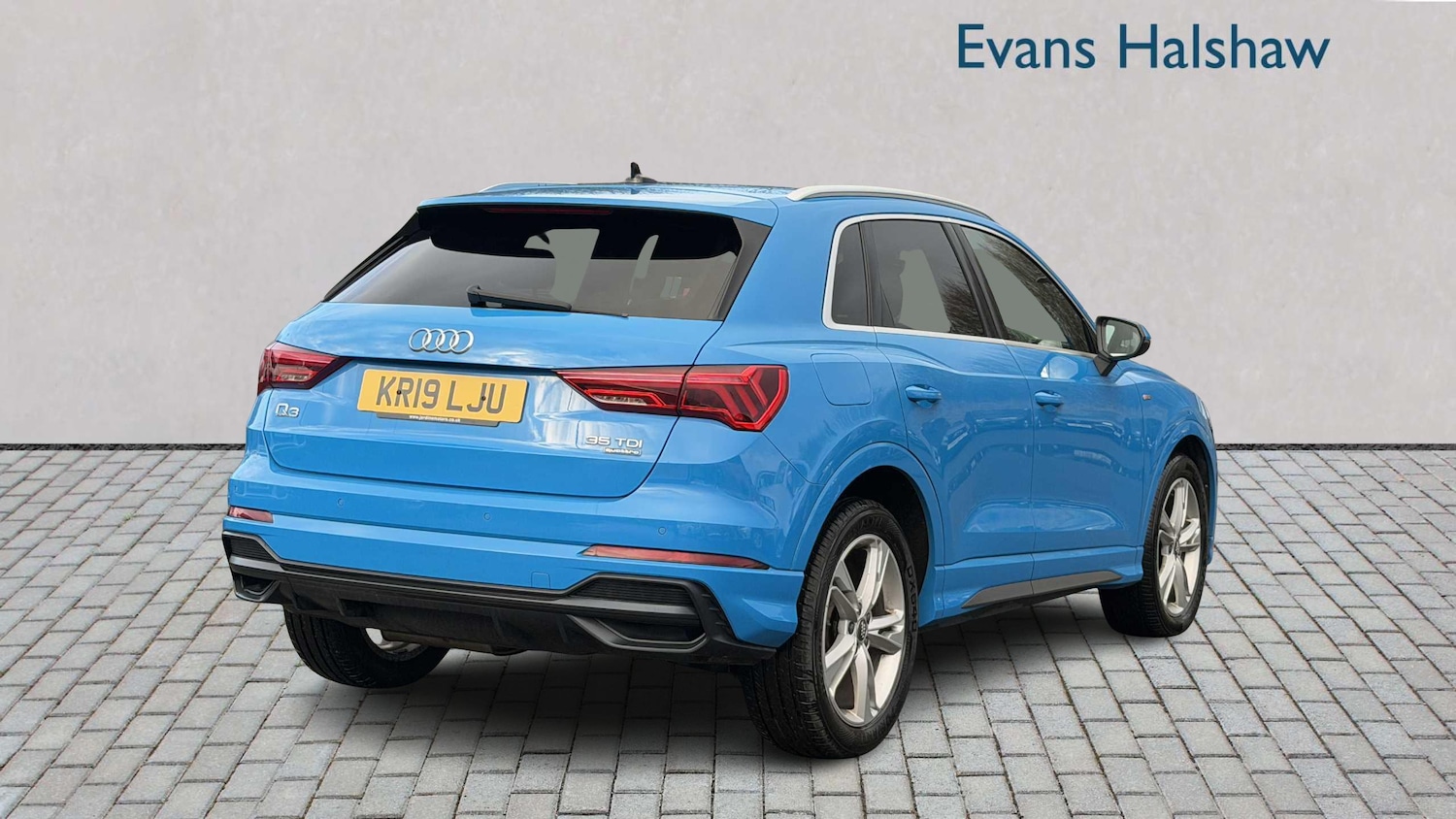 Used Audi Q3 for sale - 77861643: Photo 2