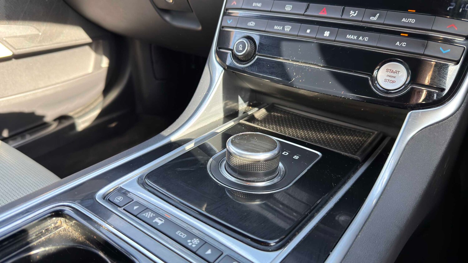 Used Jaguar XE for sale - 77862315: Photo 13