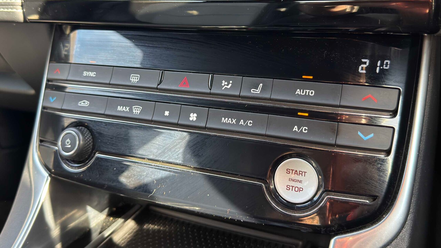 Used Jaguar XE for sale - 77862315: Photo 14