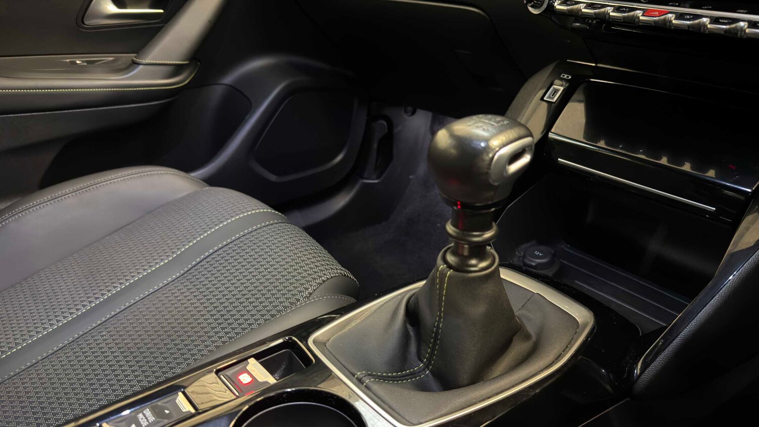 Used Peugeot 2008 2021 for sale - 78076731: Photo 12