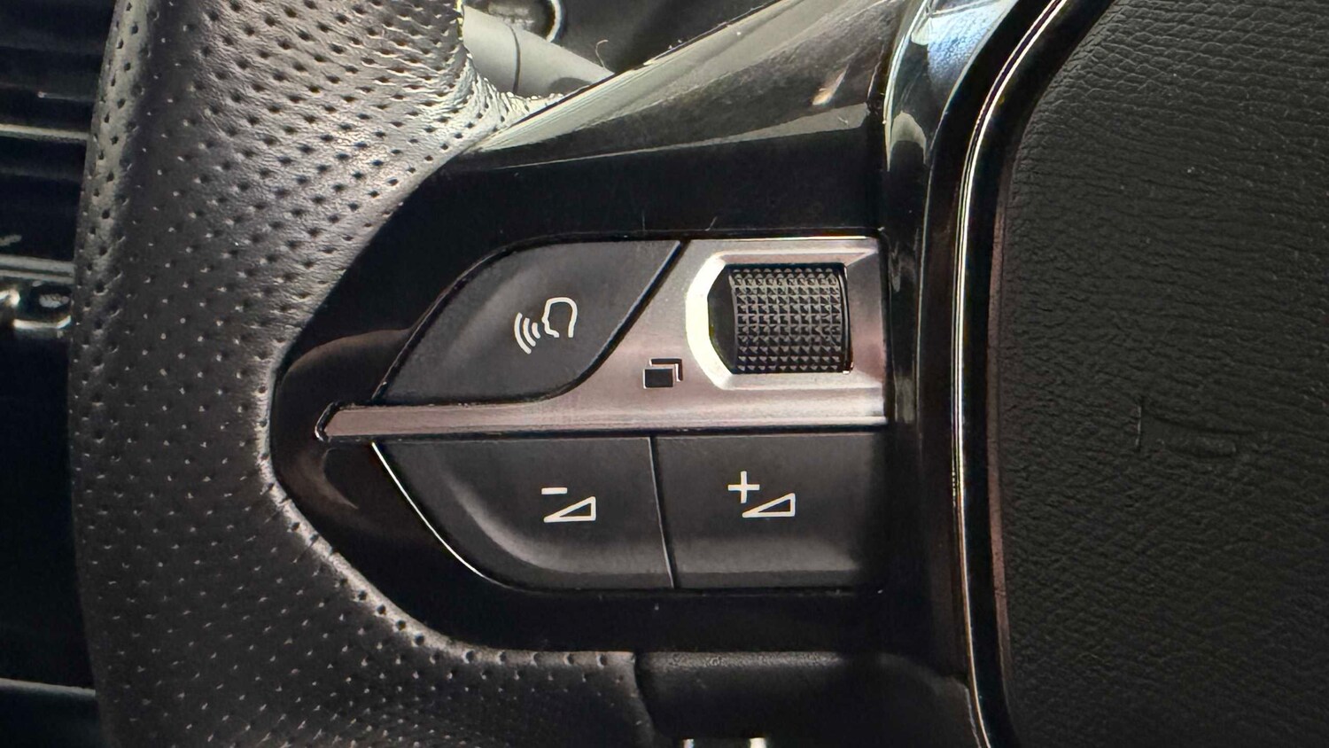 Used Peugeot 2008 2021 for sale - 78076731: Photo 14