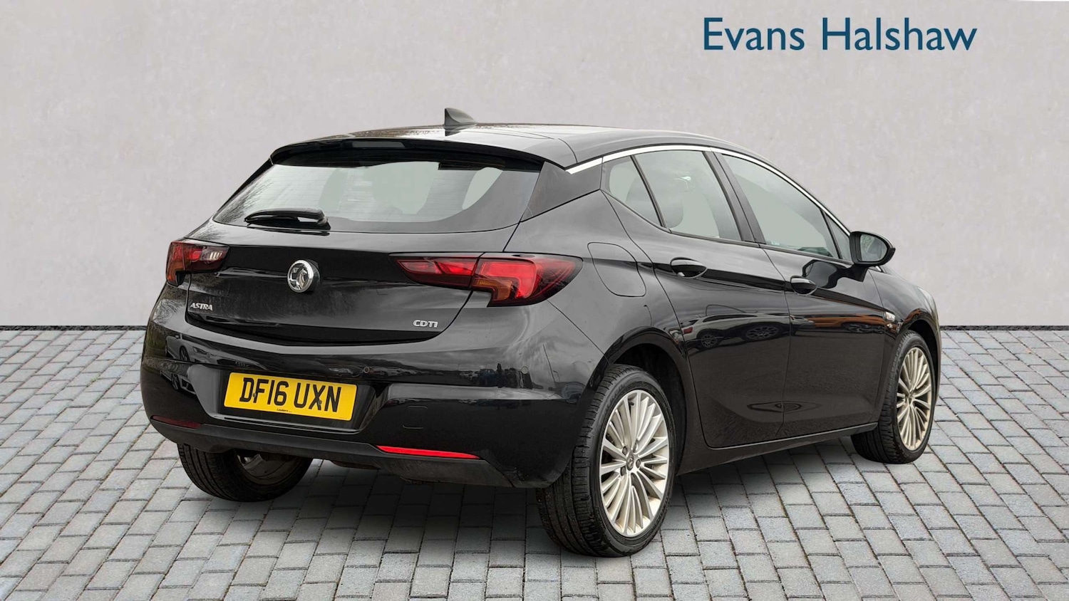 Used Vauxhall Astra 2016 for sale - 77914067: Photo 2