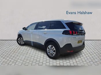 Used Peugeot 5008 2023 for sale - 79689633: Photo