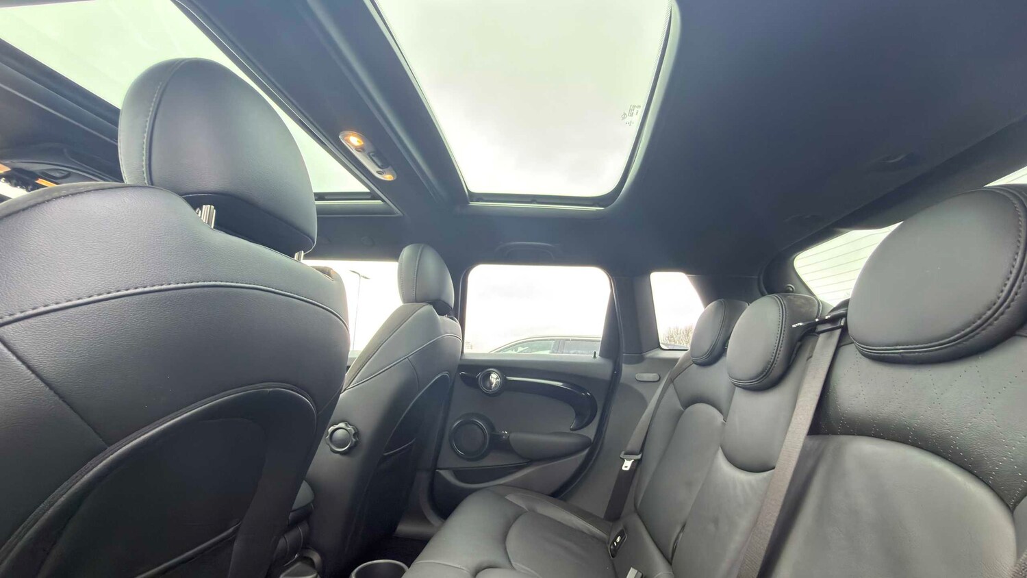 Used MINI Hatch 2020 for sale - 77858661: Photo 8