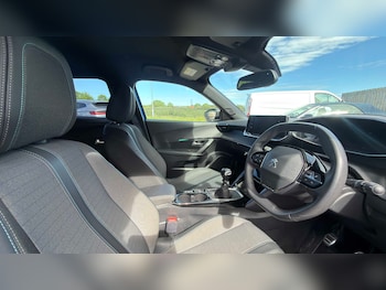 Used Peugeot 2008 2023 for sale - 78754611: Photo