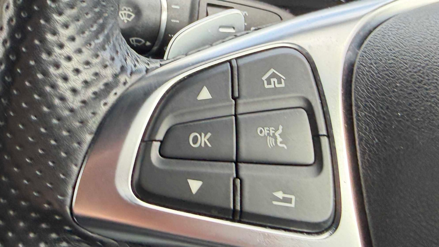 Used Mercedes-Benz GLC 2018 for sale - 78076944: Photo 15