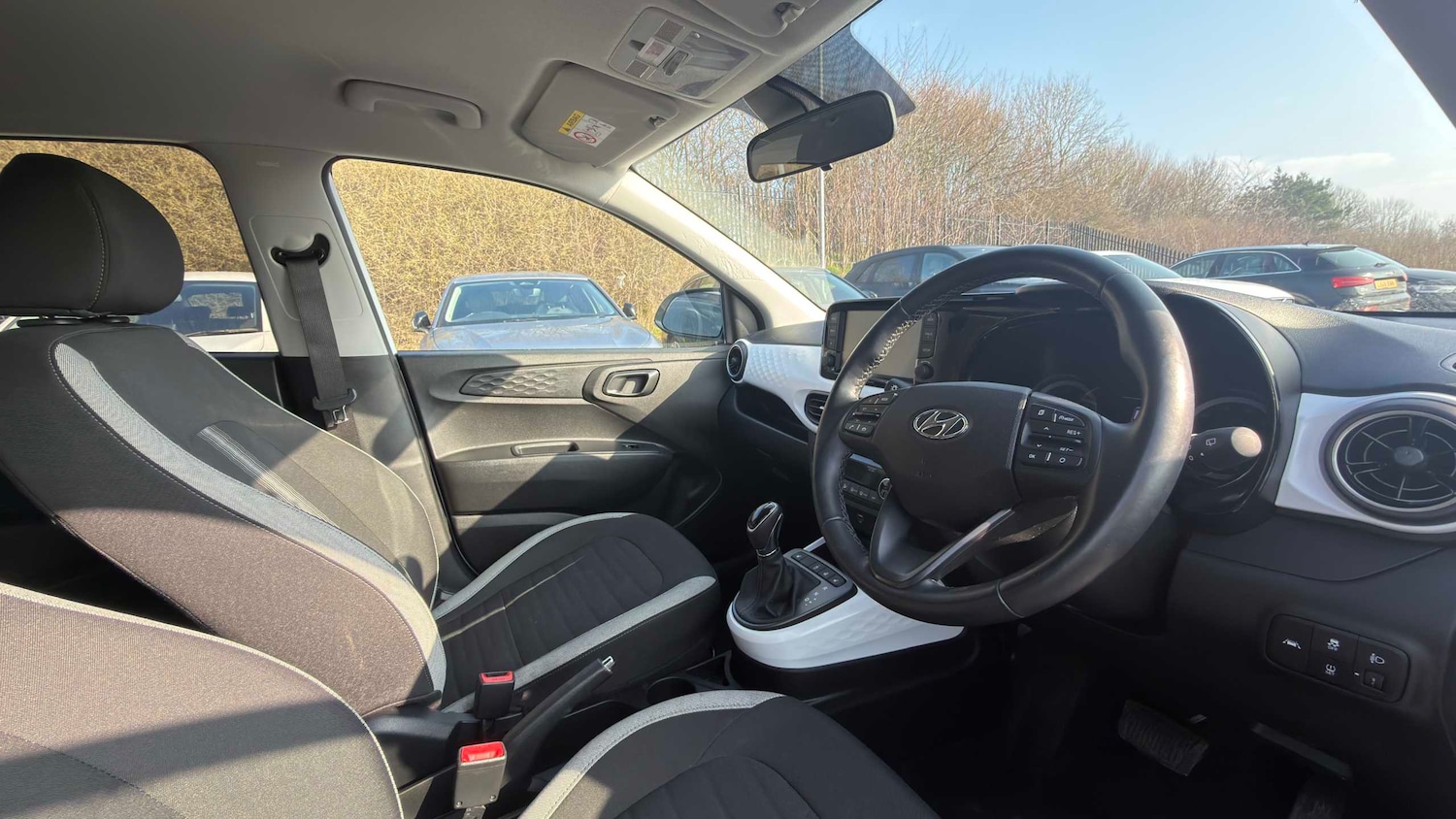 Used Hyundai i10 2023 for sale - 77859253: Photo 3