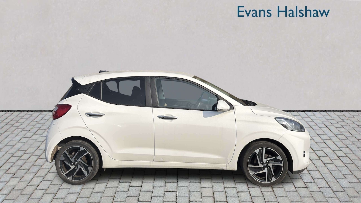 Used Hyundai i10 2023 for sale - 77859253: Photo 5