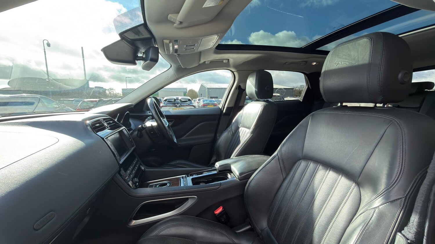 Used Jaguar F-Pace 2018 for sale - 77859214: Photo 9