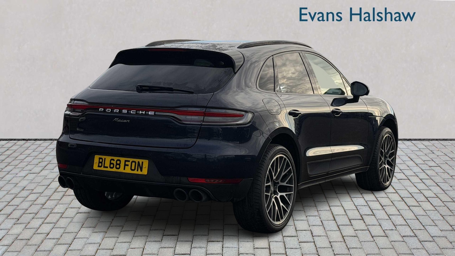 Used Porsche Macan 2018 for sale - 77960799: Photo 2