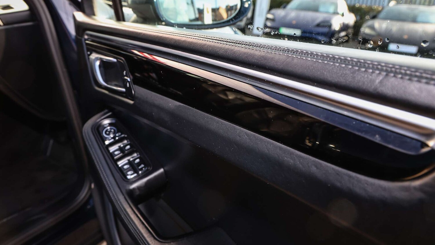 Used Porsche Macan 2018 for sale - 77960799: Photo 21