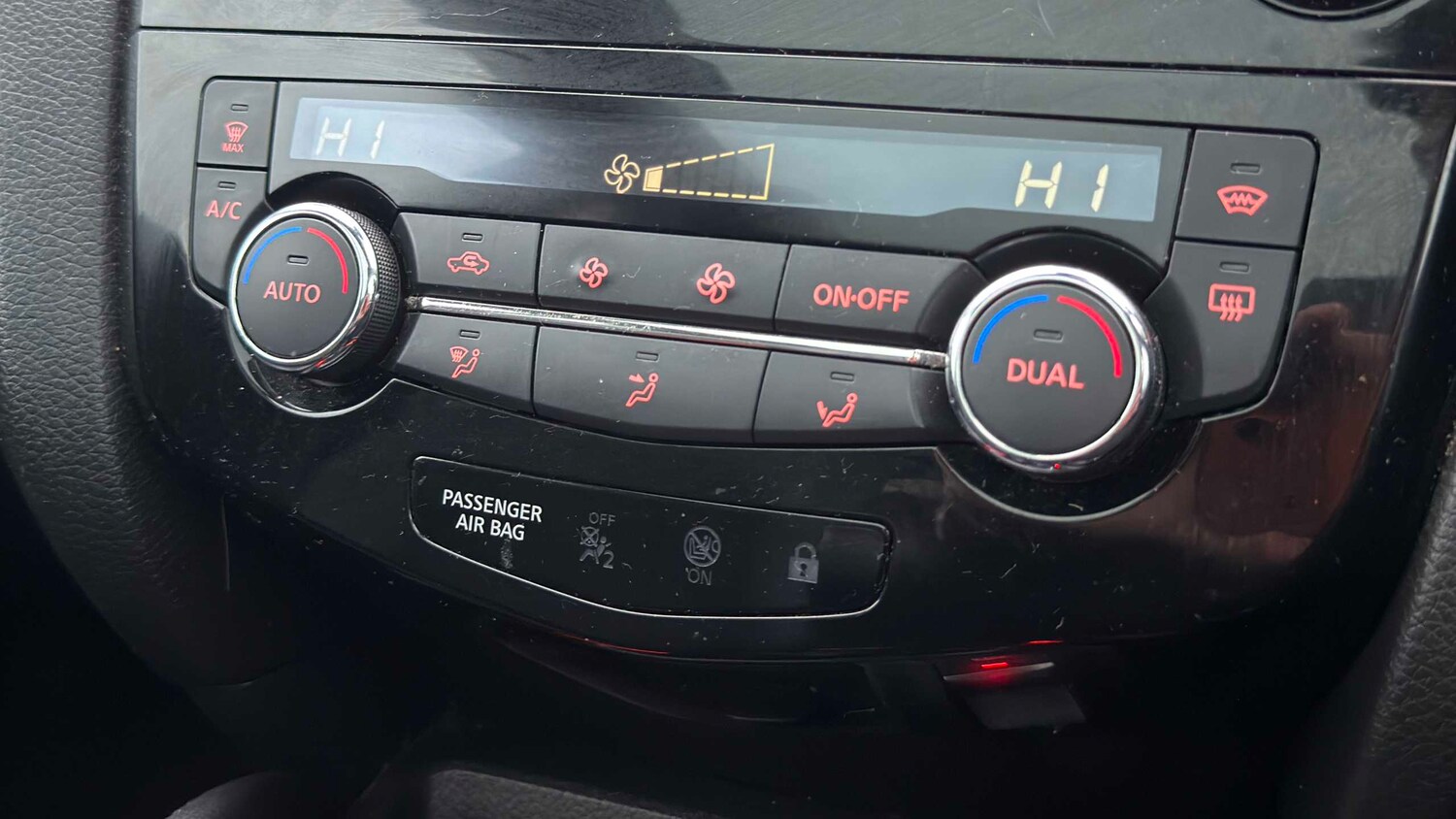 Used Nissan Qashqai for sale - 77857409: Photo 15