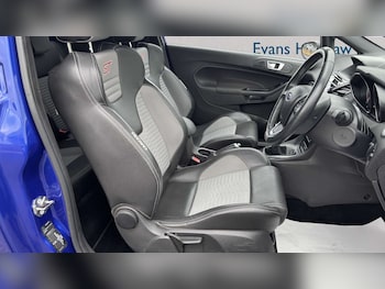 Used Ford Fiesta 2016 for sale - 79415185: Photo
