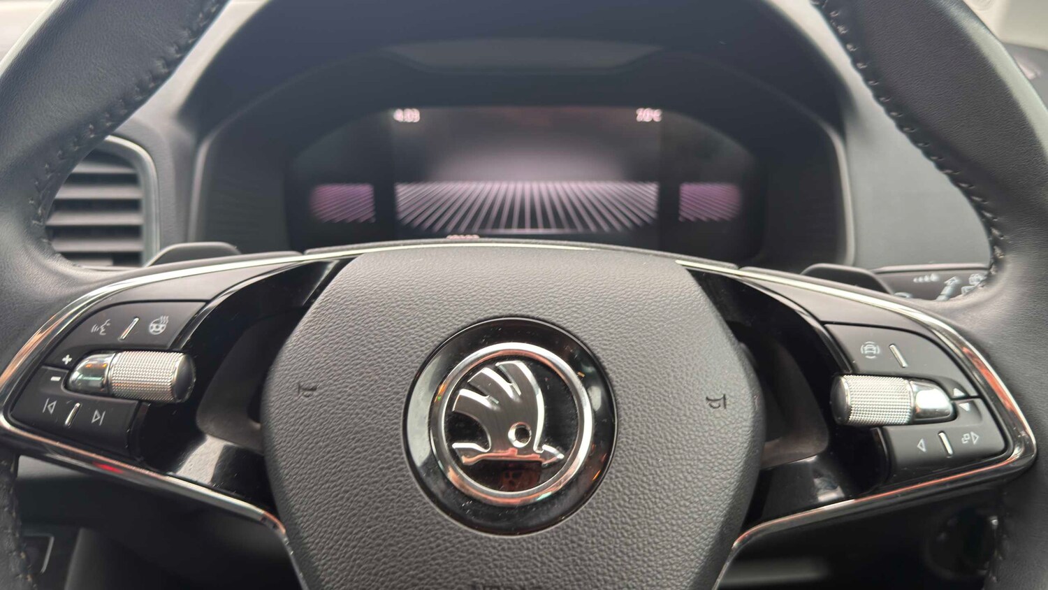 Used Skoda Karoq 2023 for sale - 77857853: Photo 12