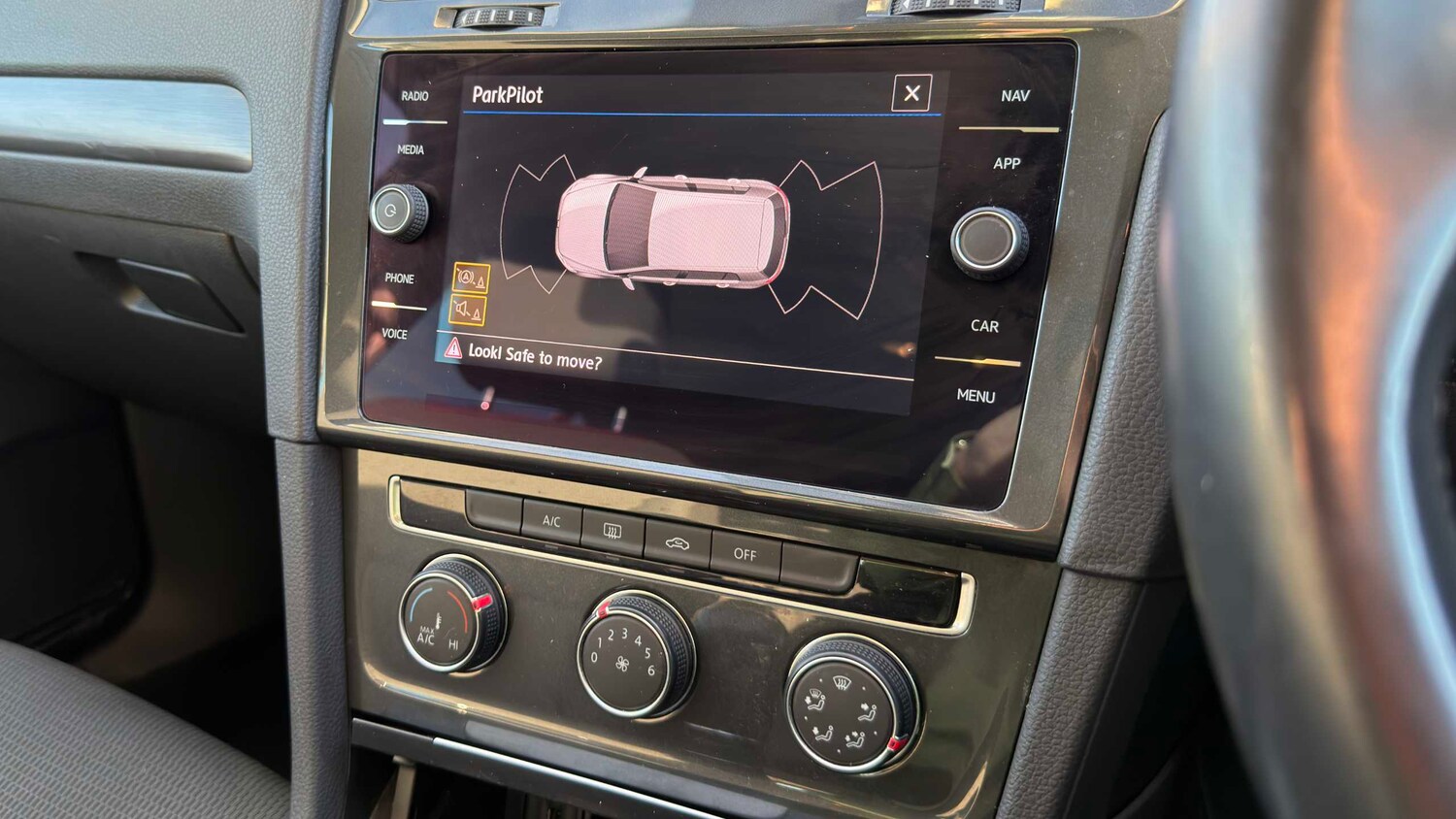 Used Volkswagen Golf 2019 for sale - 77856647: Photo 14