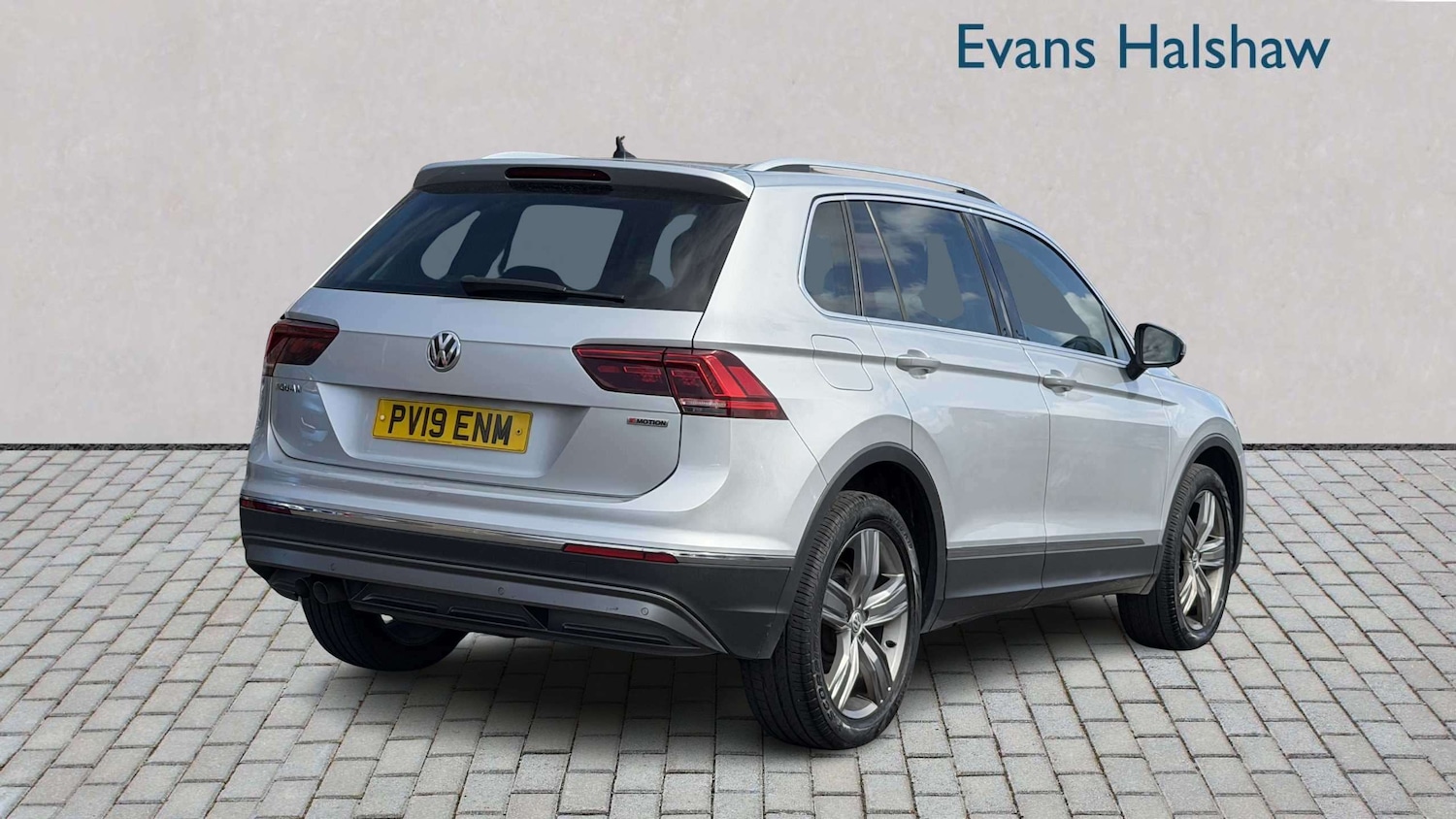 Used Volkswagen Tiguan 2019 for sale - 78024040: Photo 2