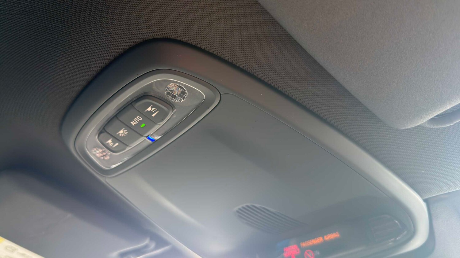 Used Volvo V40 2018 for sale - 78037449: Photo 18