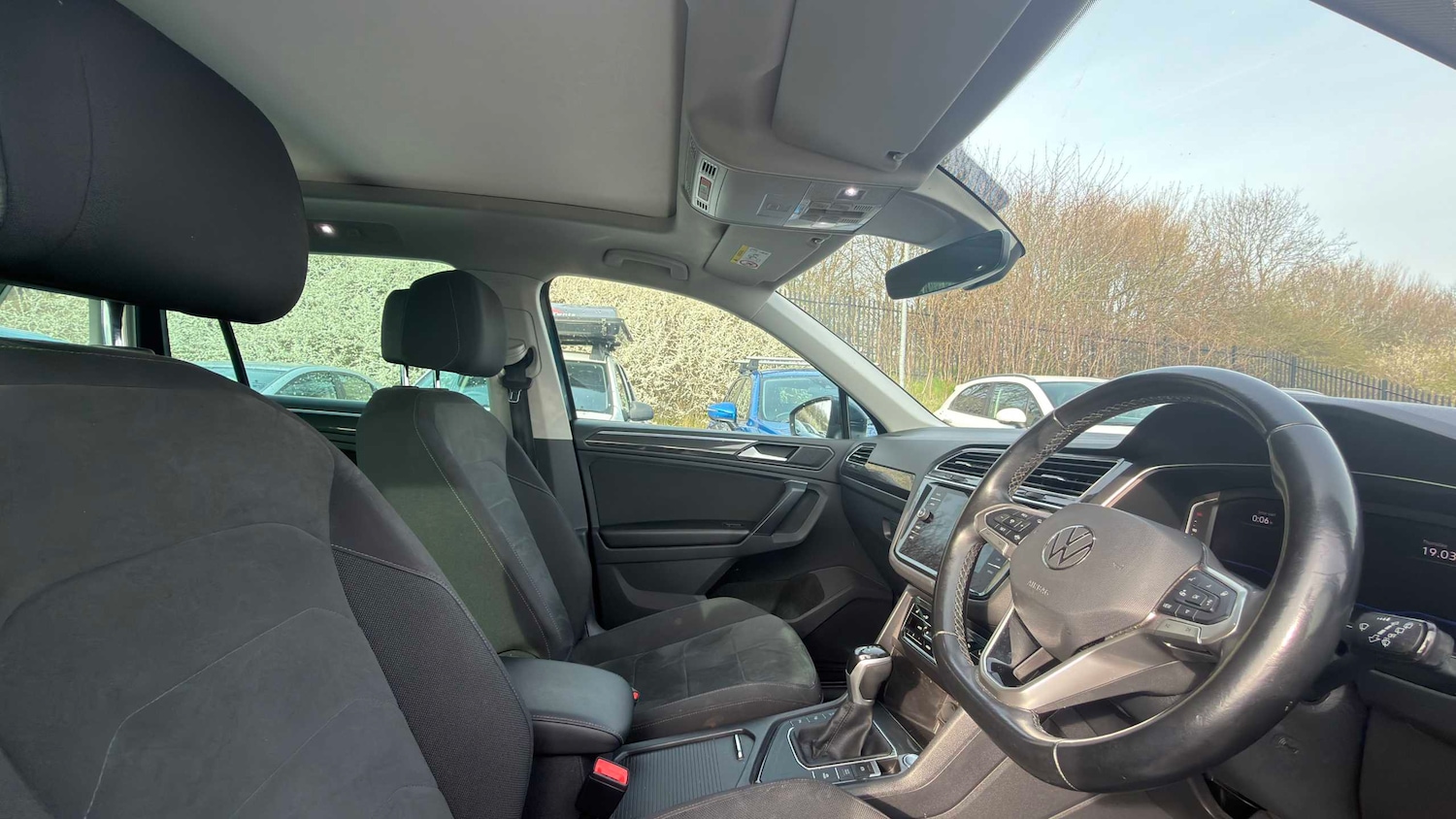 Used Volkswagen Tiguan 2021 for sale - 77972977: Photo 3