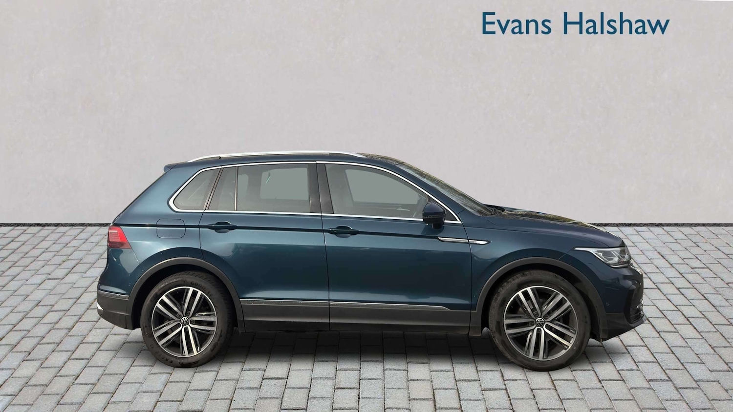 Used Volkswagen Tiguan 2021 for sale - 77972977: Photo 6