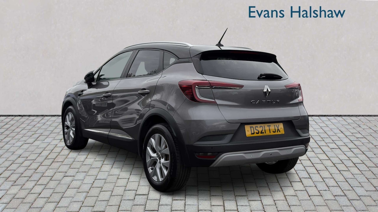 Used Renault Captur 2021 for sale - 78188135: Photo 2