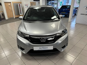 Used Honda Jazz 2017 for sale - 76303622: Photo 2