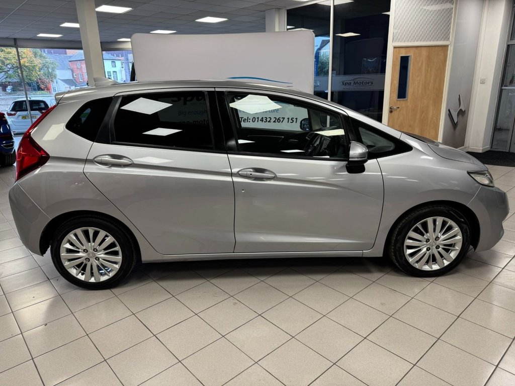 Used Honda Jazz 2017 for sale - 76303622: Photo 9