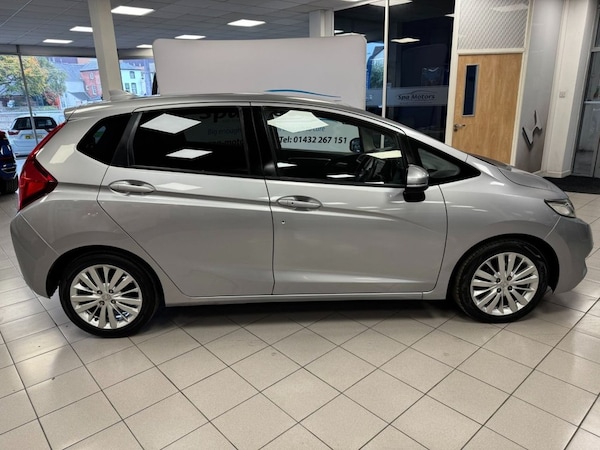 Used Honda Jazz 2017 for sale - 76303622: Photo 9