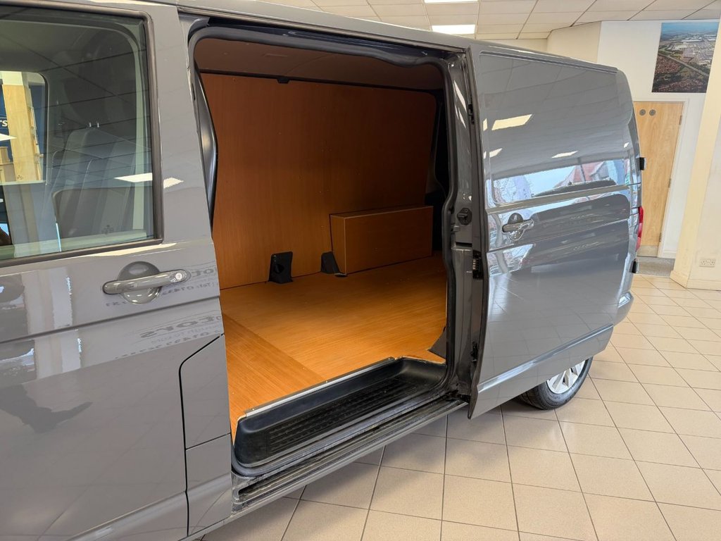 Used Volkswagen Transporter 2022 for sale - 77608612: Photo 8